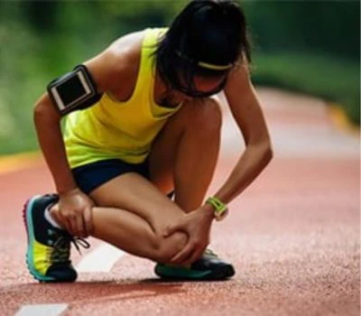 Atal Toriadau Straen Mewn Athletwyr Trwy Fynegai Biomecanyddol AHI: Sut Mae Data Traed 3D yn Help...